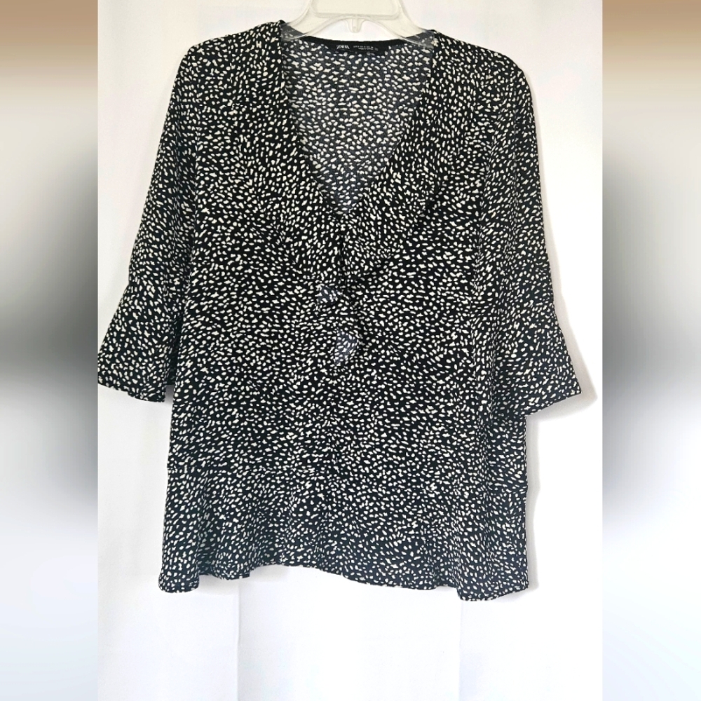 Zara Black And White Ruffled Blouse Size Small